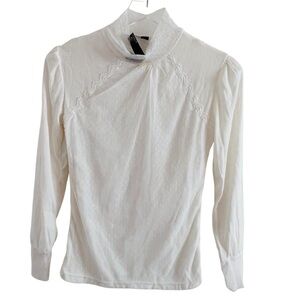 HYG Neck Lace Trim Long Sleeve Shirt